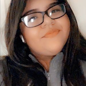 Meet your Posher, Noelia